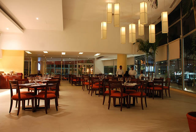 Krystal Urban Cancun & Beach Club Bagian luar foto
